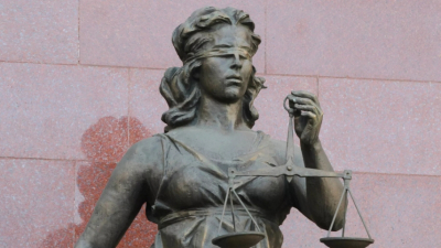 Севастопольский суд отправил отца-душителя на обязательные работы за покушение на собственного сына