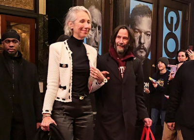 Киану Ривз и его возлюбленная посетили театр на свидании